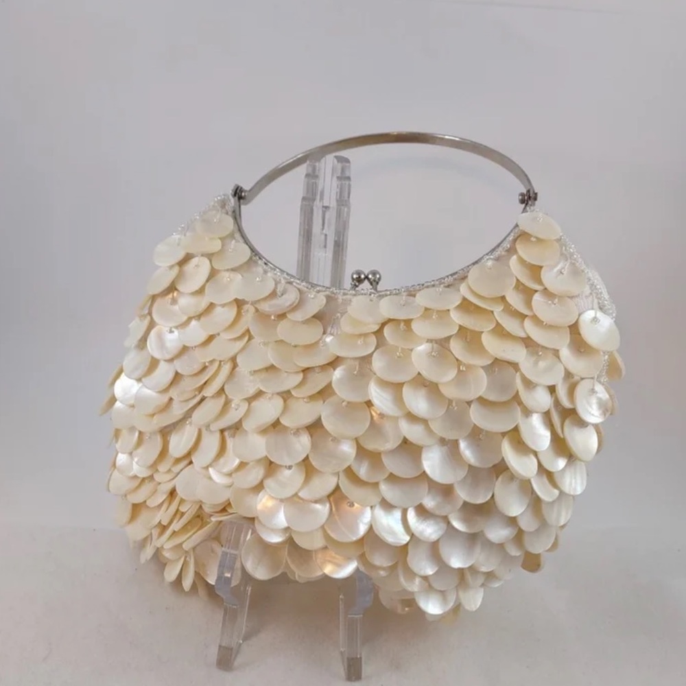 ISO EXPRESSIONS NYC SHELL BAG